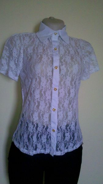 camisa de renda manga curta