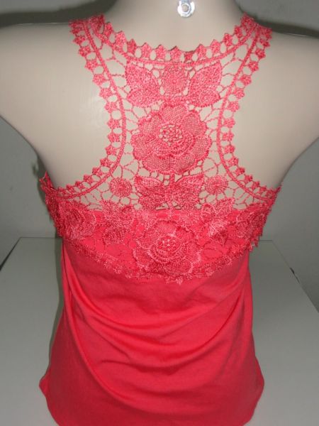 blusa com detalhes..